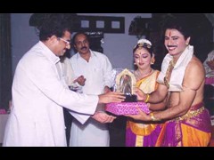 Dharmadhikari Sri.Veerendra Hegde felicitating Shridhars'