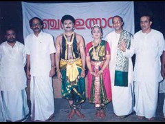With Gnanapeeta Awardee Sri.M.T.Vasudevan Nair at Thunchan Memorial Festival
